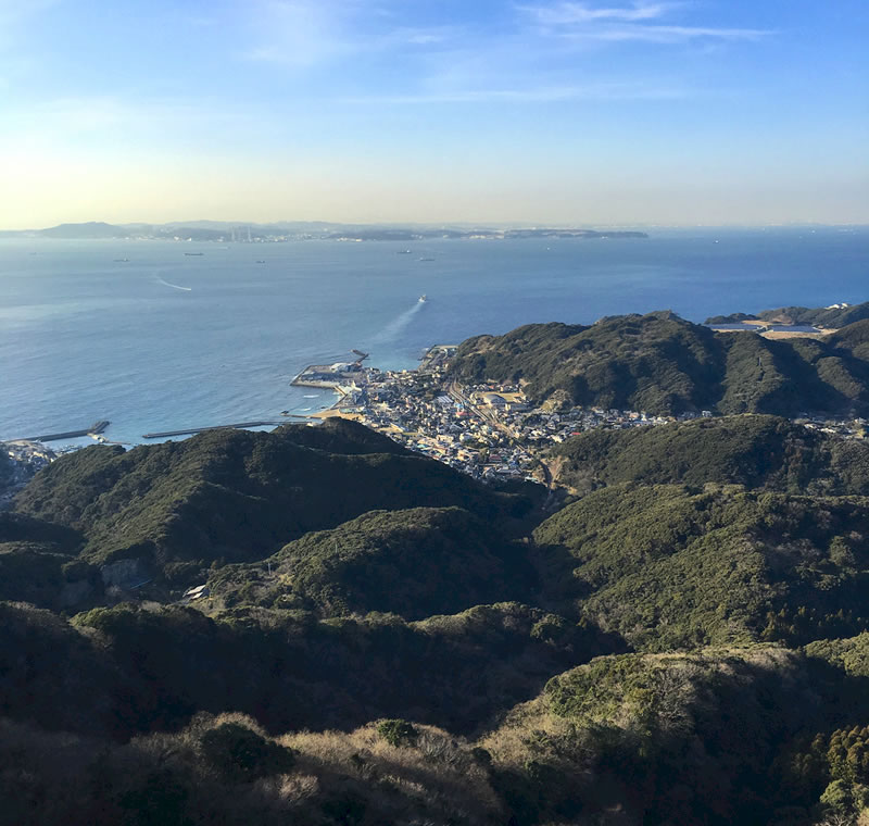 千葉県安房郡鋸南町 鋸山 ロープウェイ頂上駅付近から見た東京湾と金谷港