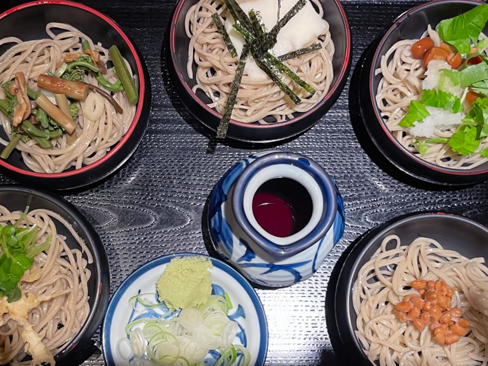 谷中銀座商店街の蕎麦屋「畔上」の割り子蕎麦