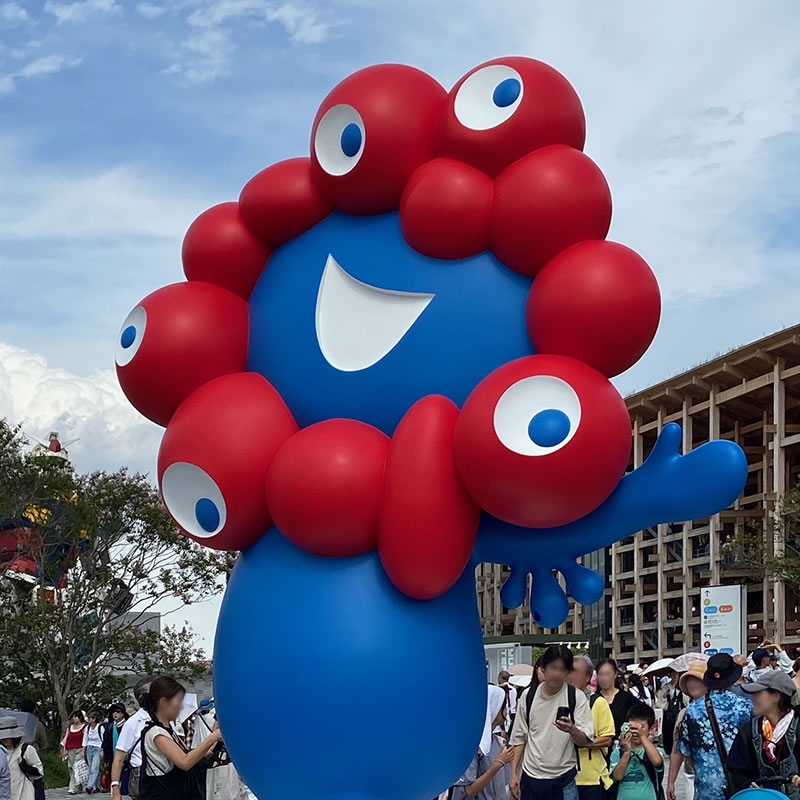 大阪万博の公式キャラクター「ミャクミャク」